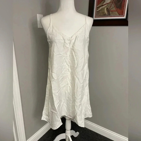 Athleta NWT Women's Calm Cool Slip Dress Ivory Off White Size Medium Retail $119 - Picture 1 of 7